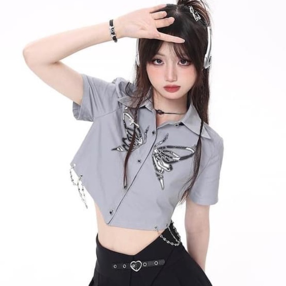 Butterfly crop top with chain hem grey - Picture 1 of 3